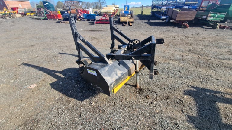 Tractor three point slewtic hydraulic sweeper brush ex condition 
