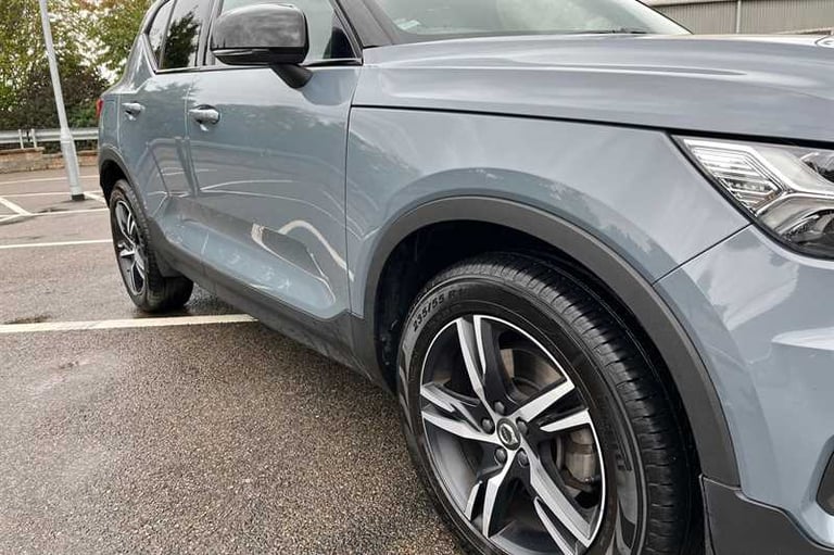 2021 Volvo XC40 2.0 B4 MHEV R-Design SUV 5dr Petrol Hybrid Auto Euro 6 (s/s) (197 ps) SUV Hybrid ...