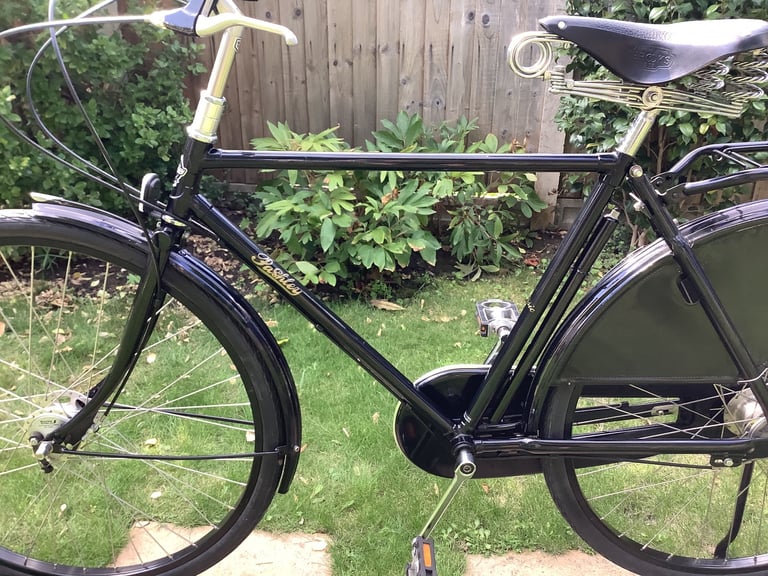 A beautiful Men’s 3 speed Pashley Roadster/town bike