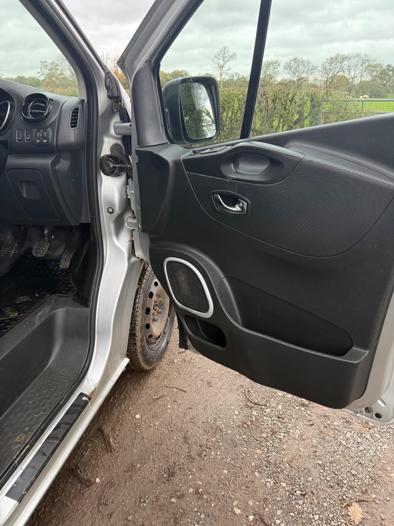 Vauxhall, VIVARO, LWB Panel Van, 2018, Manual, 1598 (cc)