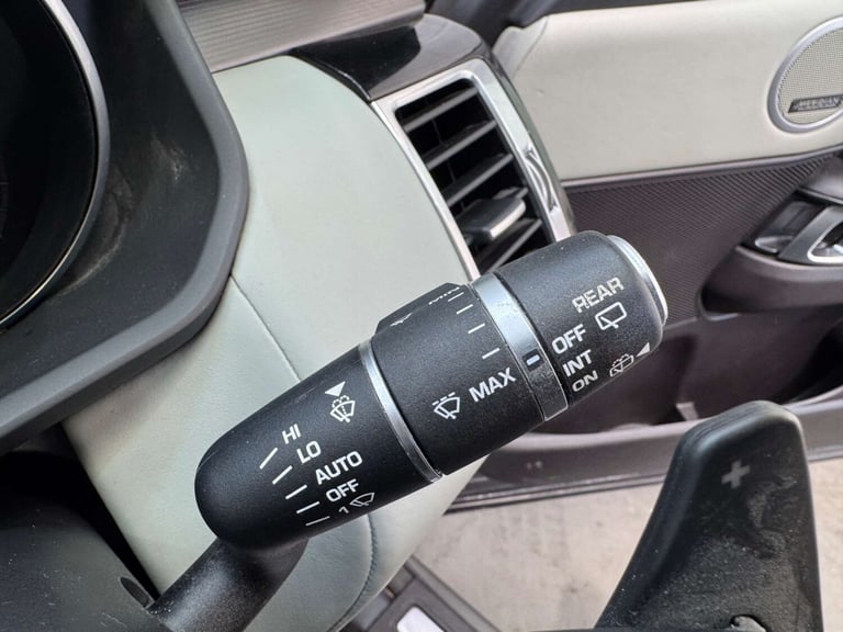 2017 Land Rover Discovery 3.0 Discovery Luxury HSE TD6 Auto 4WD 5dr SUV Diesel Automatic