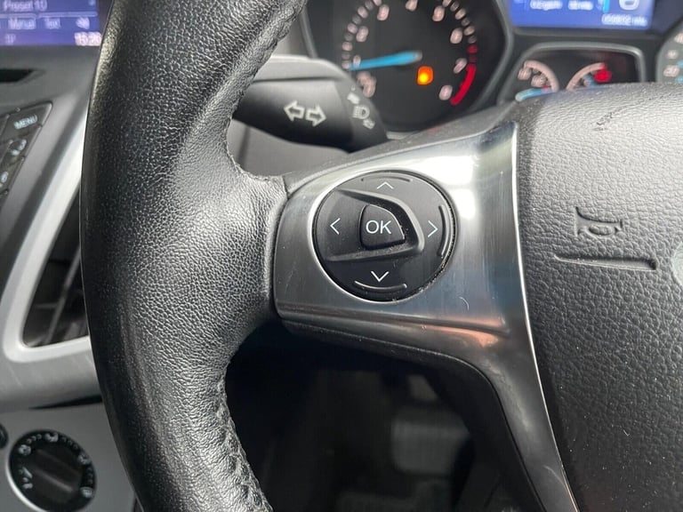 2014 Ford Focus 1.0 EcoBoost Zetec Navigator 5dr HATCHBACK PETROL Manual