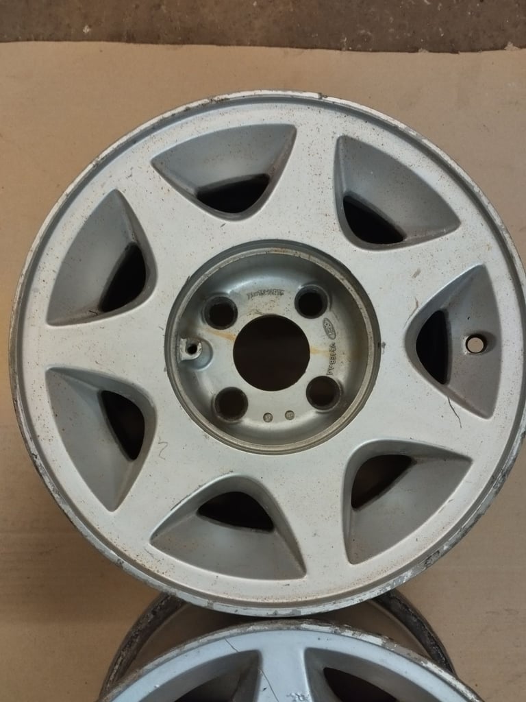 2no Ford Capri 2.8i Special 7"x13" Alloy Wheels