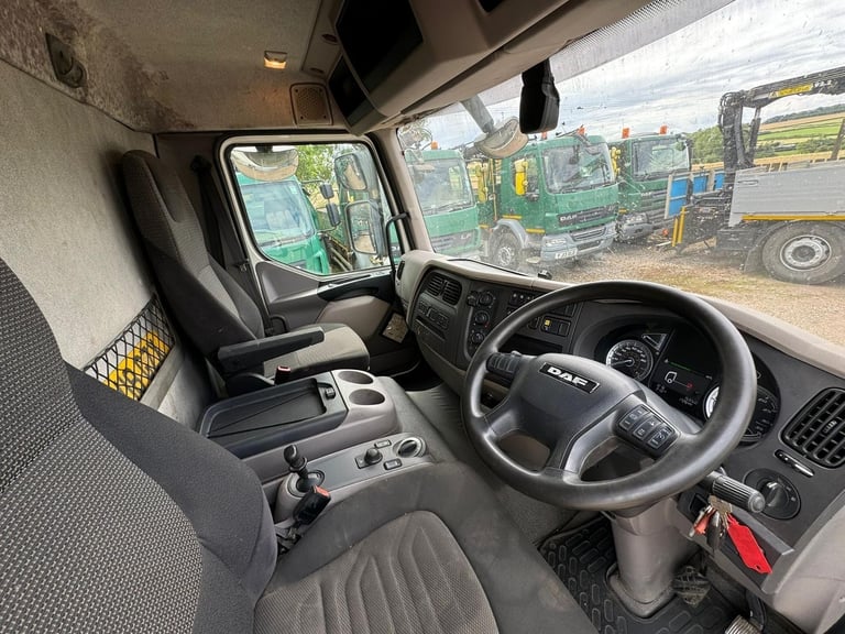 2018 DAF LF 55.230 WITH HIAB XS CRANE/TIPPER BODY DEPOSIT TAKEN!