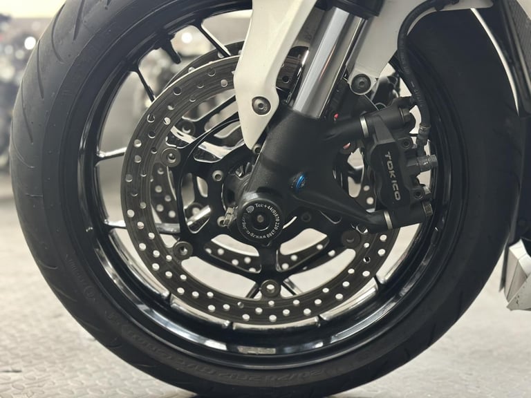 2013 Honda CBR1000RR Fireblade 1000 Super Sports Petrol Manual (178 ps)