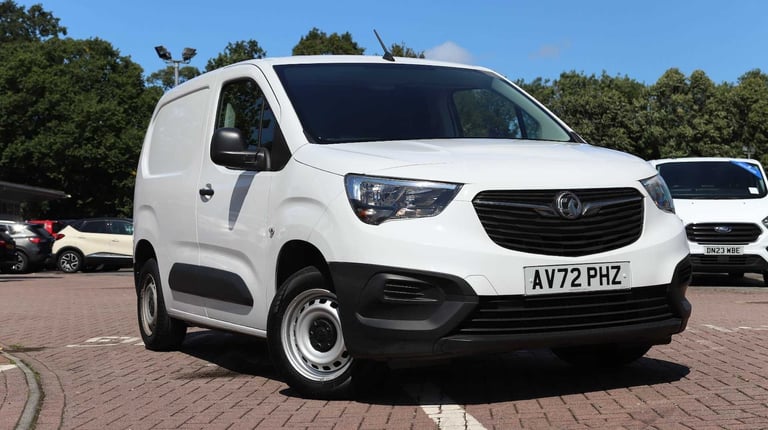 image for 2022 Vauxhall Combo 2000 1.5 Turbo D 100ps H1 Dynamic Van [6 Speed] Van Diesel Manual