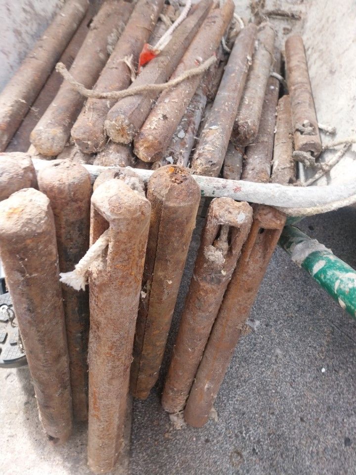 image for CAST IRON SASH WINDOW WEIGHTS