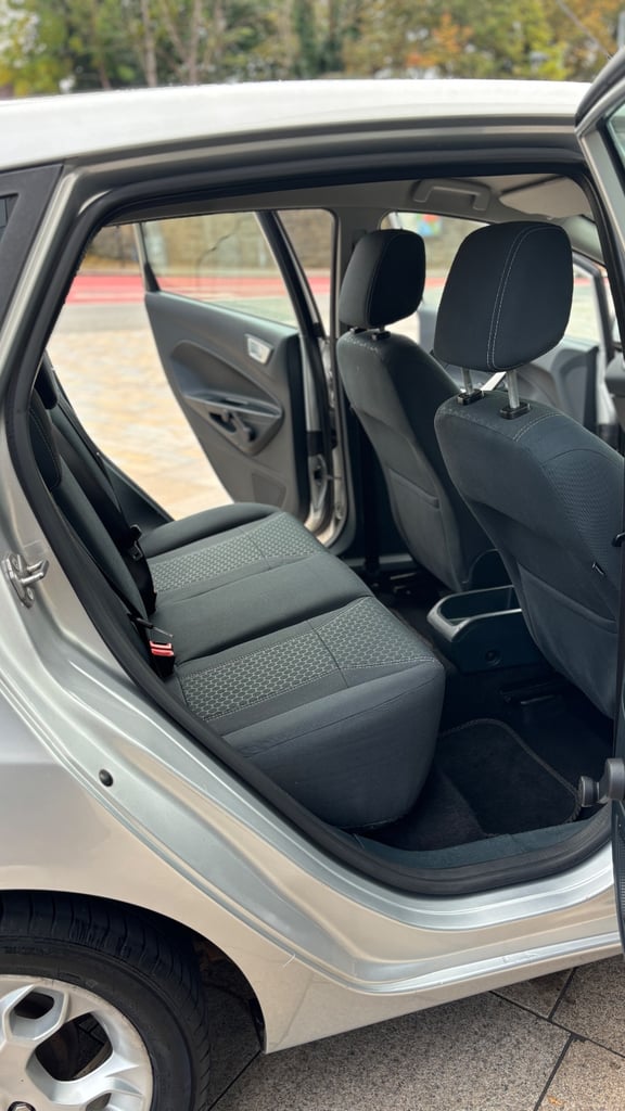Ford, FIESTA, Hatchback, 2012, Manual, 1242 (cc), 5 doors