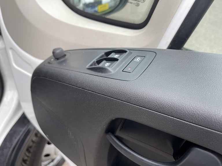 2020 Peugeot Boxer 2.2 BlueHDi 435 Professional L4 H2 Euro 6 (s/s) 5dr PANEL VAN Diesel Manual