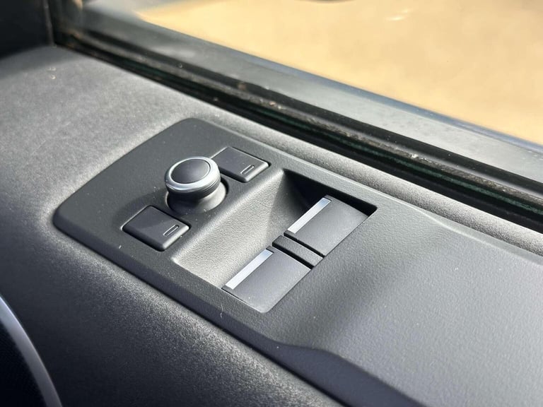 LAND ROVER DISCOVERY 3.0 SD V6 HSE Auto 4WD Euro 6 (s/s) 5dr 2020