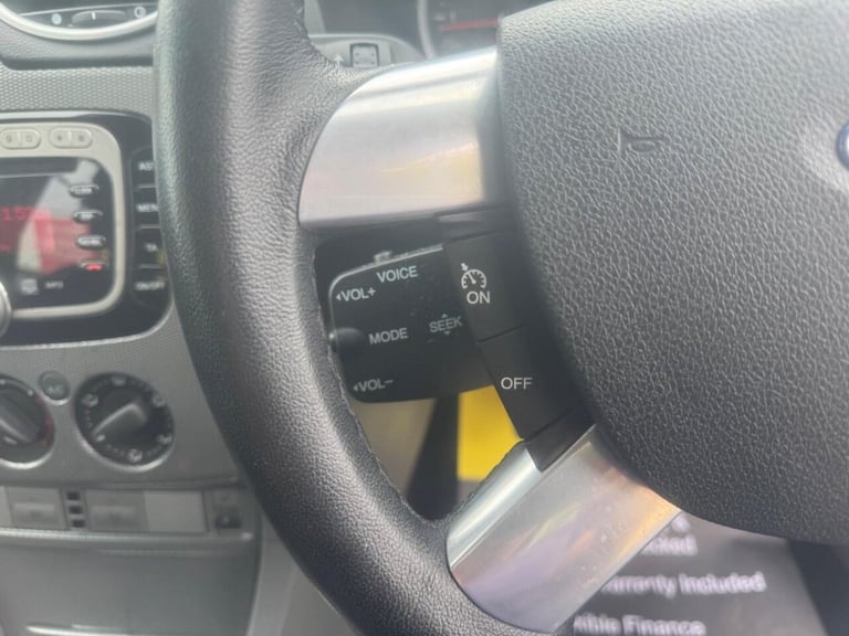 2011 Ford Focus 1.6 TDCi Titanium 5dr [110] [DPF] HATCHBACK DIESEL Manual