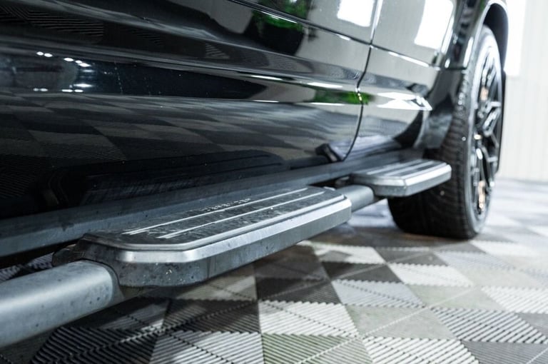 2023 Land Rover Defender 3.0 D300 MHEV X-Dynamic HSE SUV 5dr Diesel Auto 4WD Euro 6 (s/s) (300 ps...