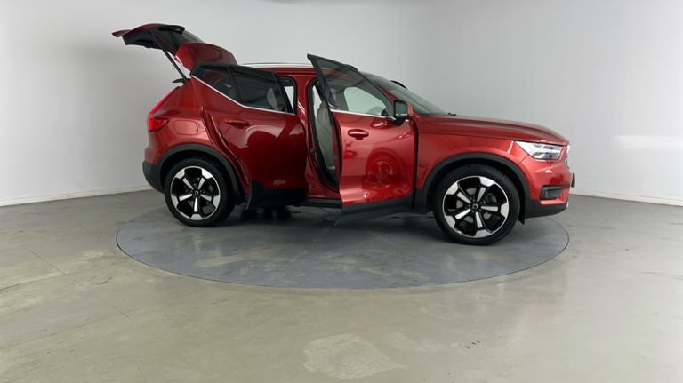 2020 Volvo XC40 Inscription Pro, B4 AWD mild hybrid Estate Petrol Automatic