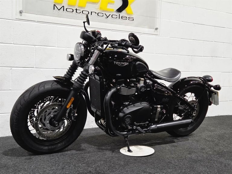 Triumph Bobber BLACK! LOADS OF EXTRAS