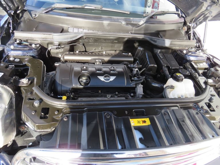 2015 MINI Countryman 1.6 Cooper 5dr Auto HATCHBACK PETROL Automatic