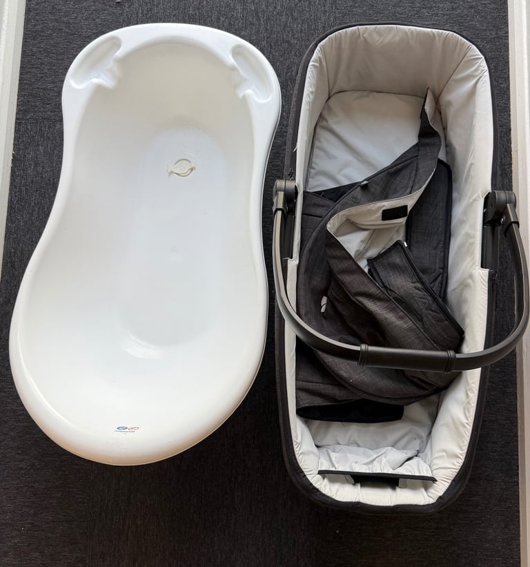 image for Bath tub and bassinet - Free to take