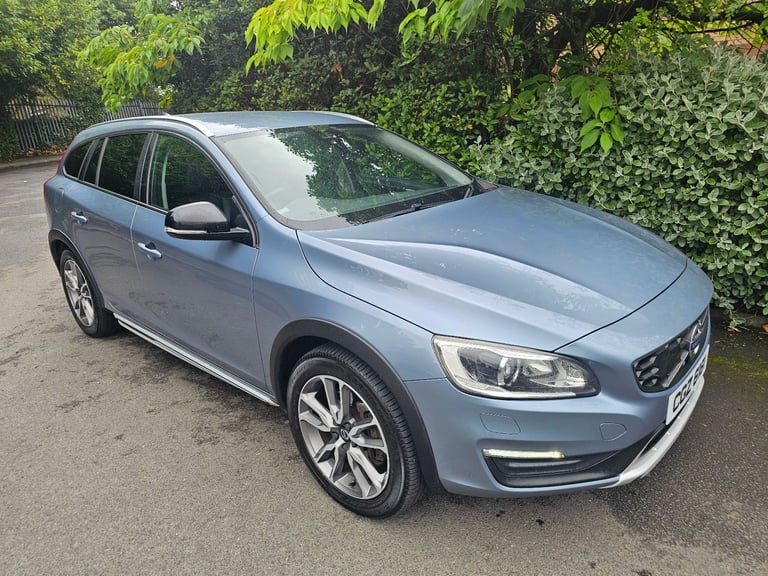 VOLVO V60 CROSS COUNTRY 1 OWNER LUX NAV FVSH LIKE 4WD 4X4 ALL ROAD ESTATE V70 V40