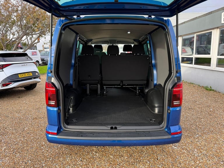 2023 Volkswagen Transporter 2.0 TDI T32 Highline Kombi DSG FWD SWB Euro 6 (s/s) 5dr WINDOW VAN Di...