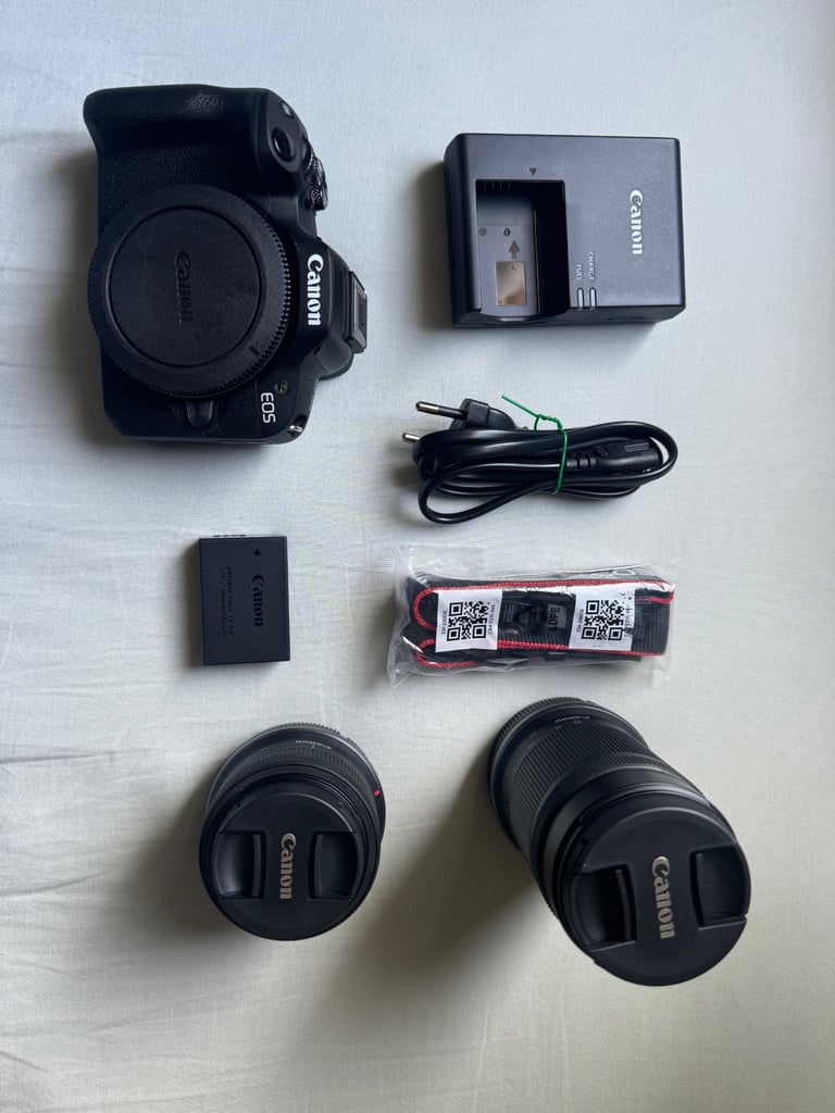 Canon EOS R50 Mirrorless Camera, Black + RF-S 18-45mm F4.5-6.3 IS STM Lens