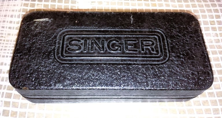 1950 Singer Sewing Machine 201K Case Box Peddle Mat Bobbins Accessories Feet All Sewing Parts Incl