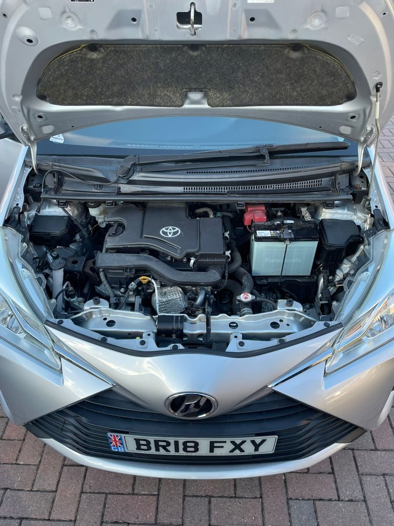 Toyota Yaris/Vitz 1.0 Petrol Automatic 25,000 Mileage, 5 Door hatch 
