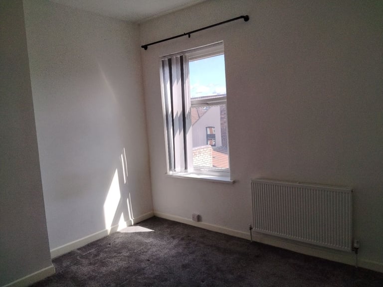 Refurbished 2 bedroom terraced property in Stoke