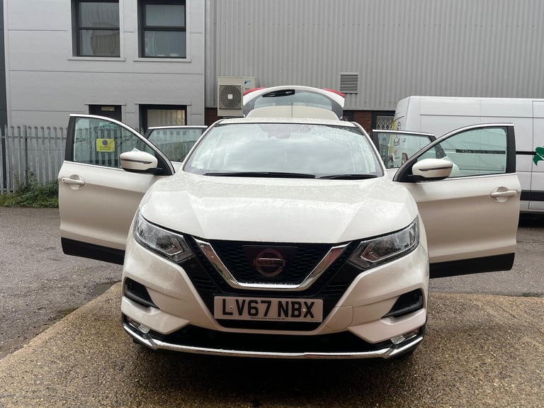 2017 Nissan Qashqai 1.2 DIG-T Acenta XTRON Euro 6 (s/s) 5dr HATCHBACK Petrol Automatic