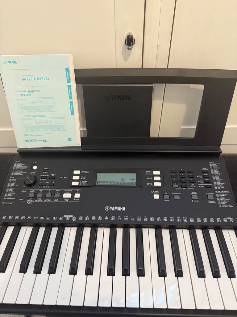 Yamaha PSR-E373 Keyboard with stand and stool