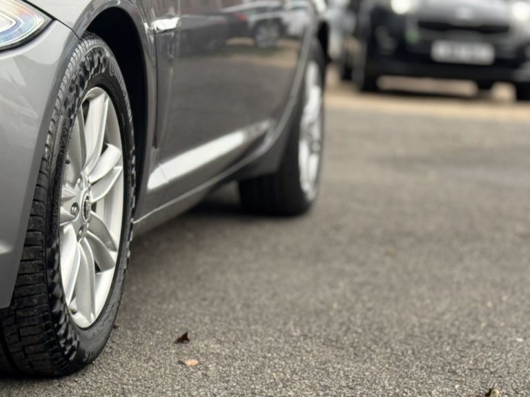 2012 Jaguar XF 3.0d V6 Luxury Saloon 4dr Diesel Auto Euro 5 (240 ps) Saloon Diesel Automatic