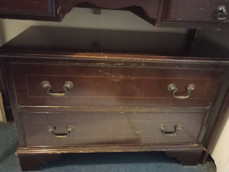 Edwardian Style Mahogany Chest of 2 Drawers in good condition