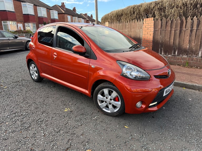 Toyota, AYGO, Hatchback, 2012, Manual, 998 (cc), 5 doors