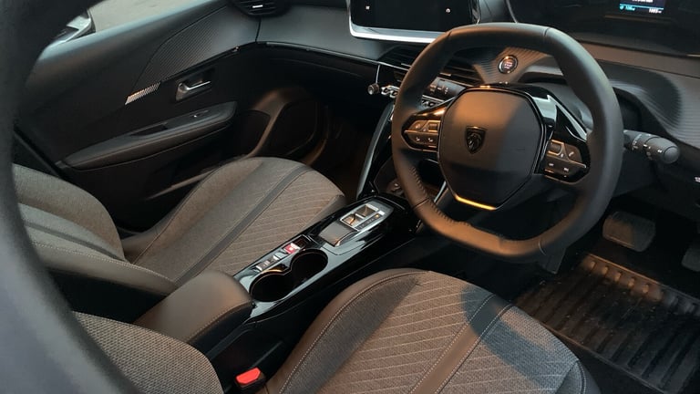 2024 Peugeot 208 50kWh E-Style Hatchback 5dr Electric Auto (7.4kW Charger) (136 ps) Hatchback Ele...