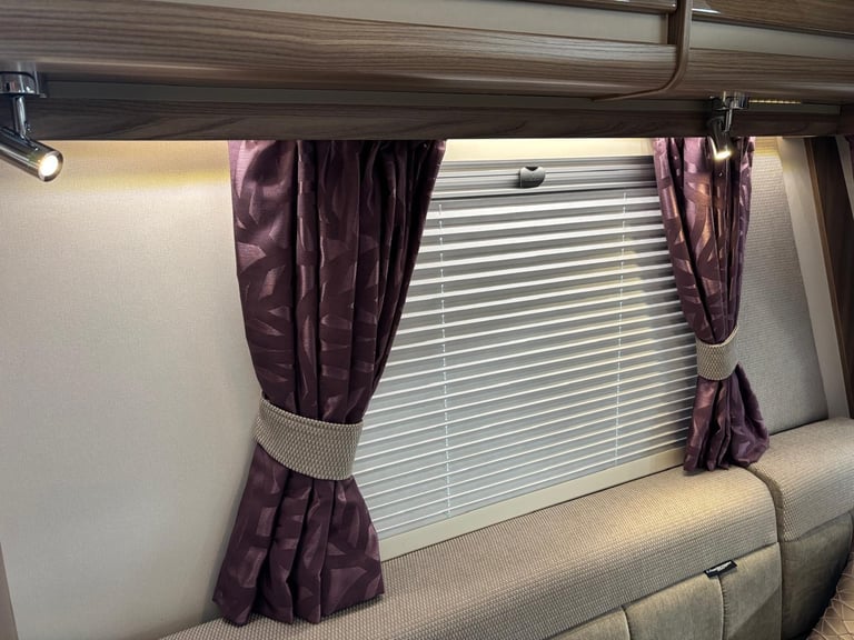 2017 Swift Challenger Hi-Style 560 Rear Island Fixed Bed 12 Months Warranty
