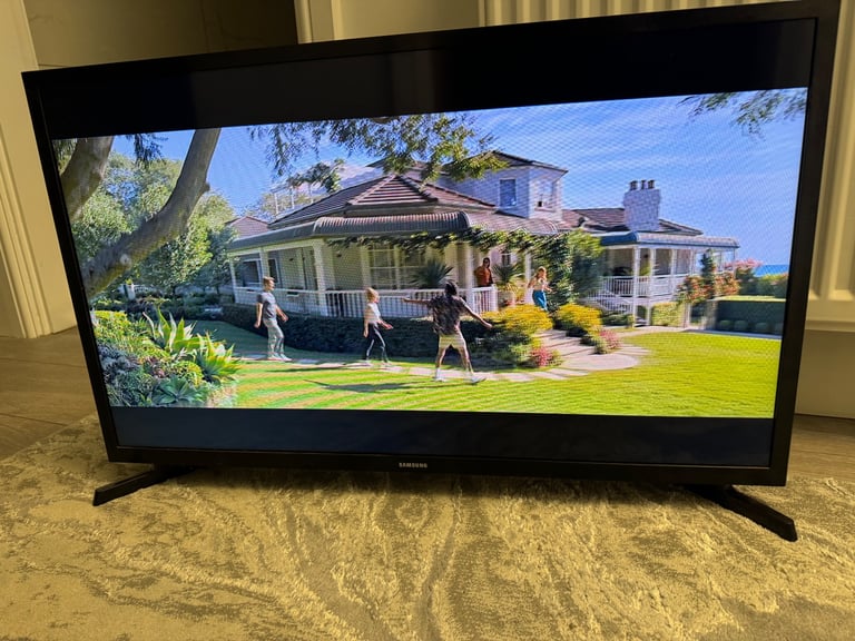 Samsung 32” hdr smart led tv 