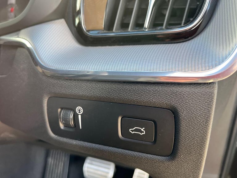 2022 Volvo XC60 2.0 B4 MHEV Plus Auto AWD Euro 6 (s/s) 5dr ESTATE Diesel/Electric Hybrid Automatic