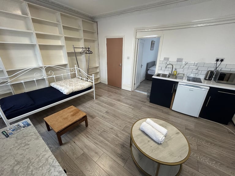 1 Bedroom Flat to Rent in Goldhawk Road W12 8QQ (Shepherd's Bush)
