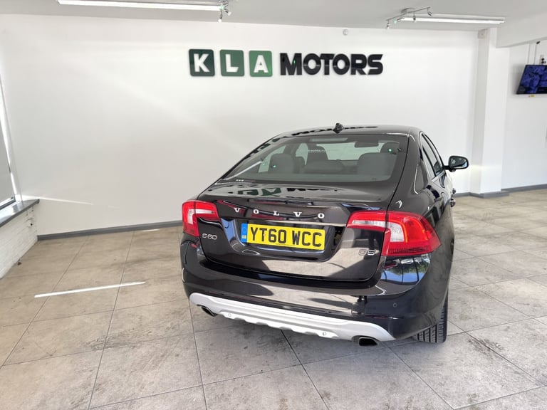 VOLVO S60 2.4 D5 SE Lux Black Auto Diesel 2010