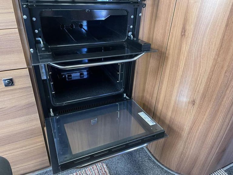 Elddis Majestic 275