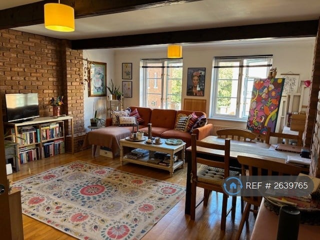 2 bedroom flat in The Spires, Canterbury, CT2 (2 bed) (#2639765)