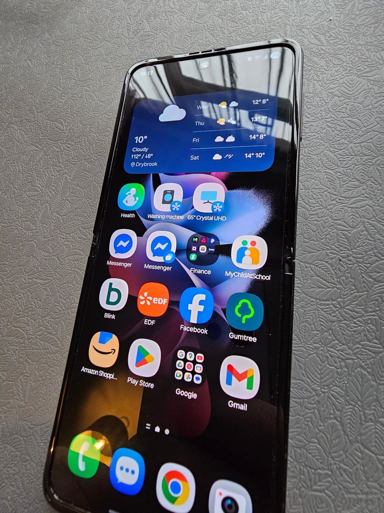 Samsung Galaxy Z Flip3 256GB Unlocked
