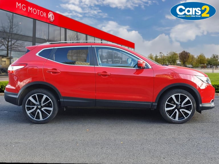 2016 Nissan Qashqai 1.6 dCi Tekna 5dr Xtronic Hatchback Diesel Automatic