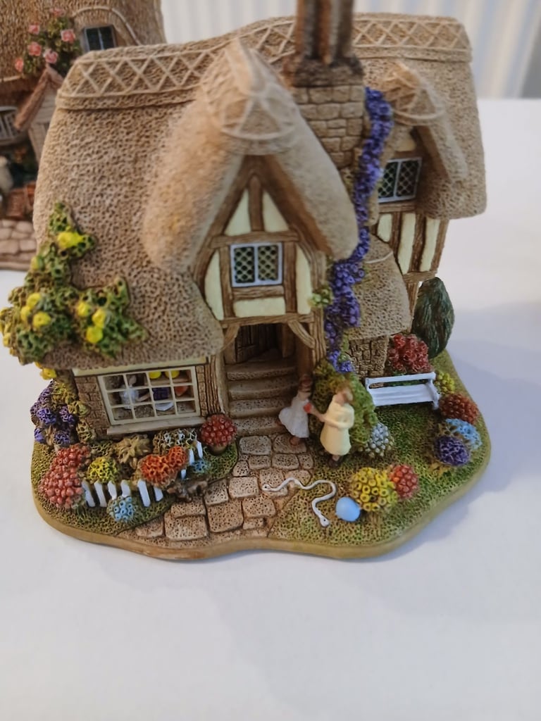 Lilliput lane cottages 