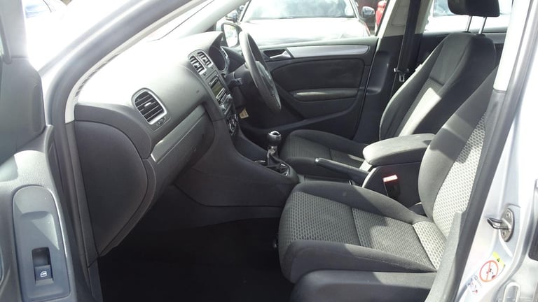 VOLKSWAGEN GOLF 1.4 Twist hatch petrol Silver Manual Petrol 2011