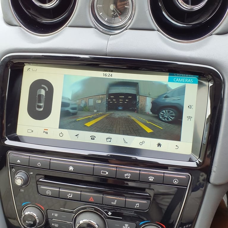 2018 68 JAGUAR XJ 3.0 D V6 PORTFOLIO 4D 296 BHP DIESEL