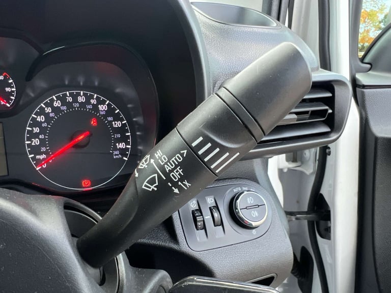 2020 Vauxhall Combo 1.5 Combo 2000 Sportive S/S Panel Van Diesel Manual