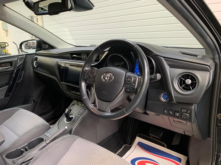 2018 Toyota Auris 1.8 VVT-h Design CVT Euro 6 (s/s) 5dr HATCHBACK Petrol/Electric Hybrid Automatic
