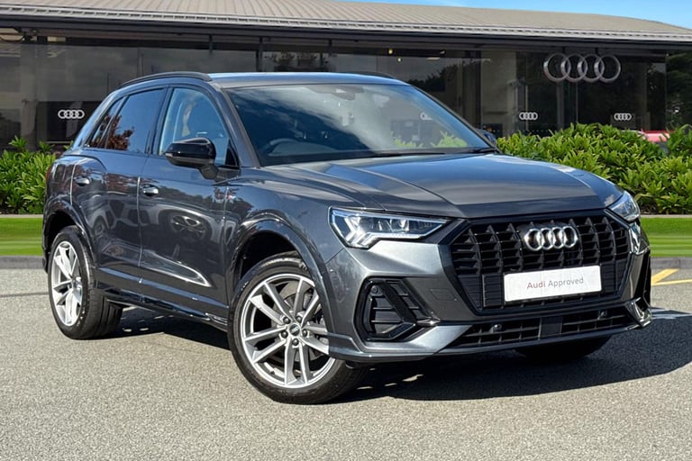 image for 2022 Audi Q3 Black Edition 35 TFSI  150 PS S tronic SUV PETROL Automatic
