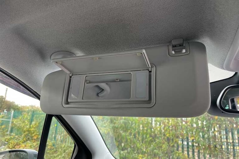 2021 Vauxhall Crossland 1.2i (83 PS) Griffin 5 Door Petrol SUV *** 1 Private Owner from New ***  ...