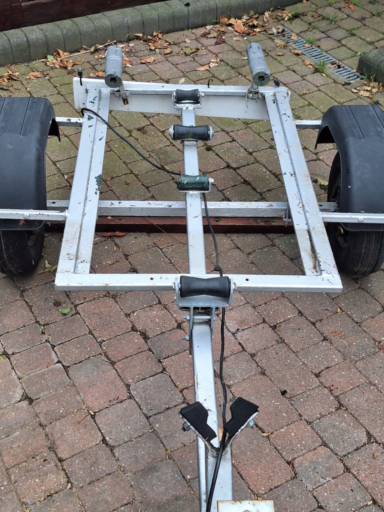 TRAILER-BOAT VGC