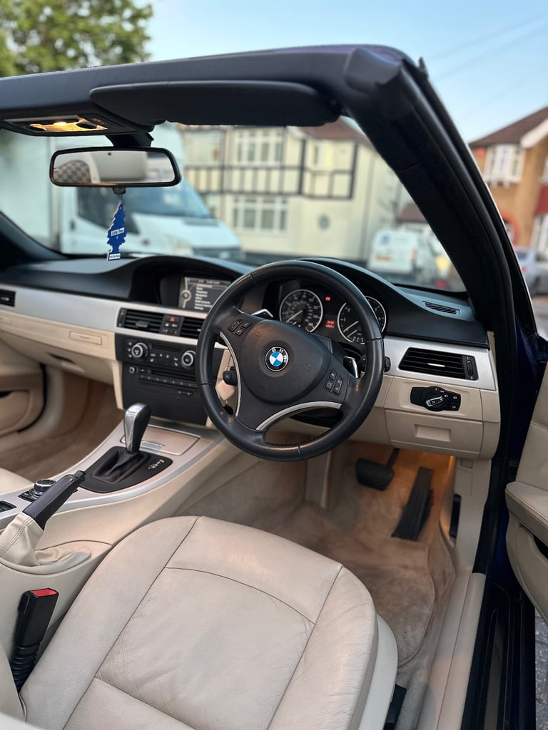 BMW 320i Convertible LCI Automatic  